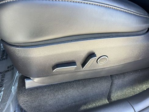 Used 2022 Tesla Model Y Performance image 21