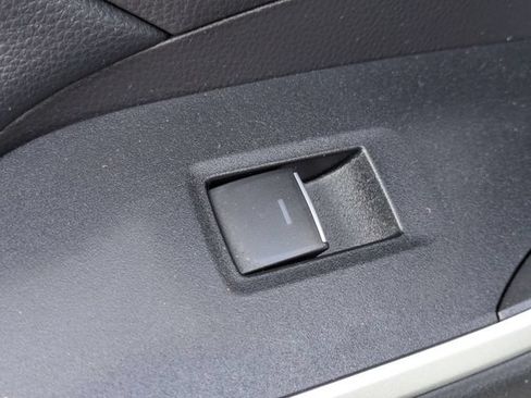 Used 2022 Toyota RAV4 XLE FWD image 24