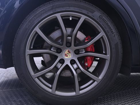 Certified 2023 Porsche Cayenne GTS AWD/4WD image 13