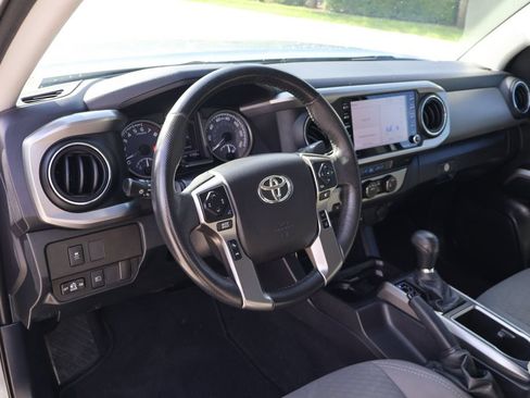 Used 2021 Toyota Tacoma SR5 RWD image 15