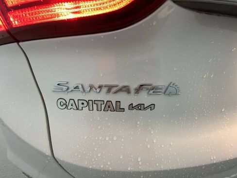 Used 2019 Hyundai Santa Fe SEL FWD image 25