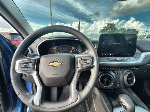 Used 2024 Chevrolet Blazer LT w/ Convenience Package FWD image 11