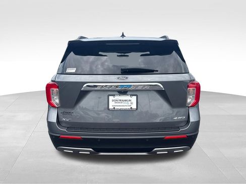 Used 2024 Ford Explorer XLT w/ Equipment Group 202A AWD/4WD image 4