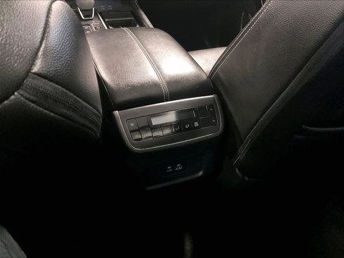 Used 2022 Nissan Pathfinder SV w/ SV Premium Package image 29