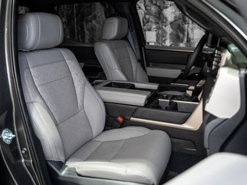 Used 2025 Toyota Tundra Limited image 9