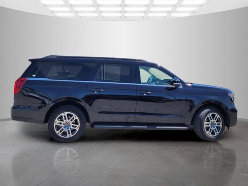 Used 2025 Ford Expedition Max Active AWD/4WD image 3