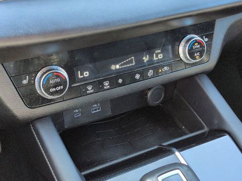 Used 2023 Mitsubishi Outlander SE Black Edition image 18