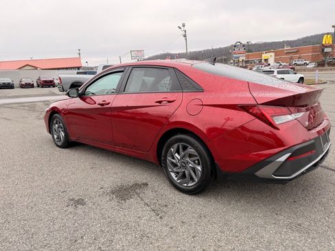 Used 2024 Hyundai Elantra Blue image 4