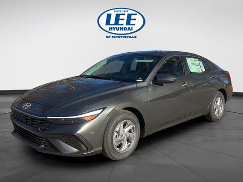 Certified 2026 Hyundai Elantra SE FWD image 8