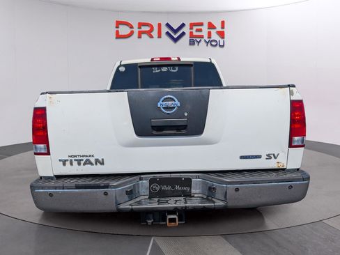 Used 2011 Nissan Titan SV w/ SV Value Truck Pkg image 4