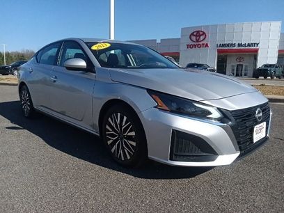 Used 2023 Nissan Altima 2.5 SV