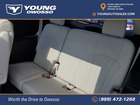 Used 2024 Buick Enclave Avenir w/ Avenir Technology Package AWD/4WD image 38