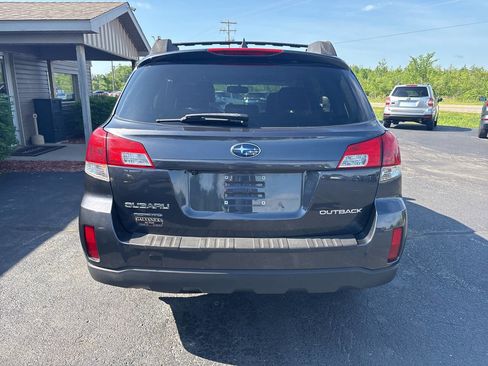 Used 2011 Subaru Outback 2.5i Limited w/ PWR Moonroof Pkg AWD/4WD image 5
