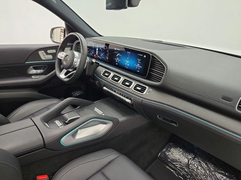 Certified 2023 Mercedes-Benz GLS 450 4MATIC image 22