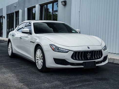 Used 2020 Maserati Ghibli S Q4 AWD/4WD image 2
