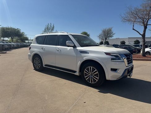 Certified 2023 Nissan Armada SL w/ Captain's Chairs Package image 8