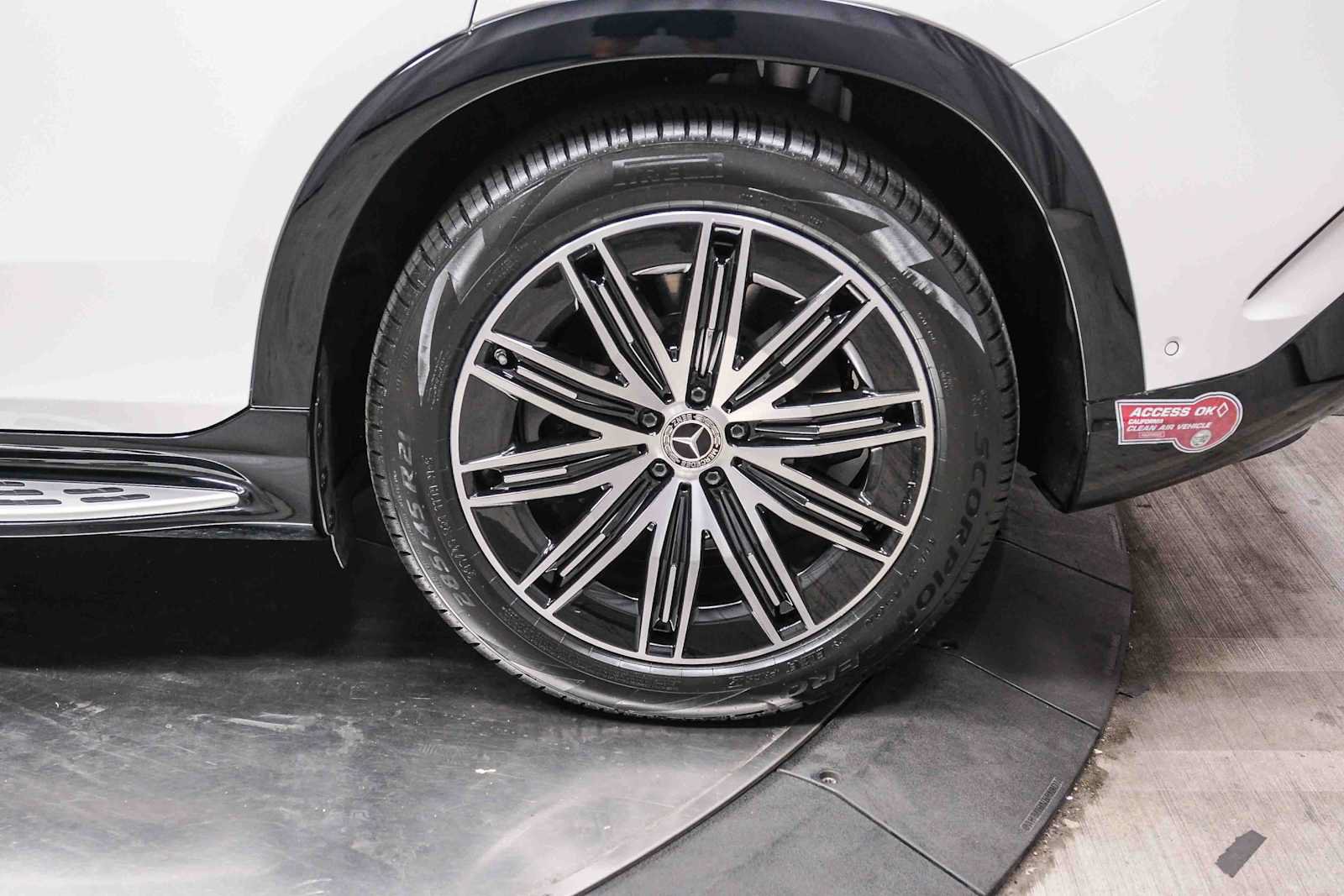 Certified 2023 Mercedes-Benz EQS 580 4MATIC SUV image 9