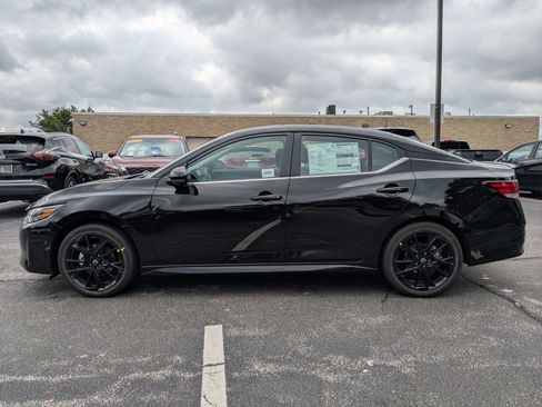New 2025 Nissan Sentra SR w/ Midnight Edition image 9