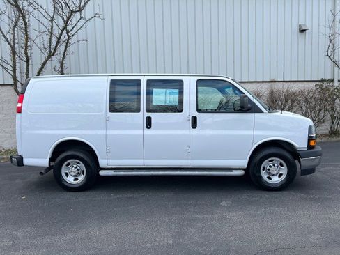 Used 2022 Chevrolet Express 2500 w/ Driver Convenience Package image 2
