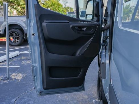 Used 2021 Mercedes-Benz Sprinter 2500 image 18