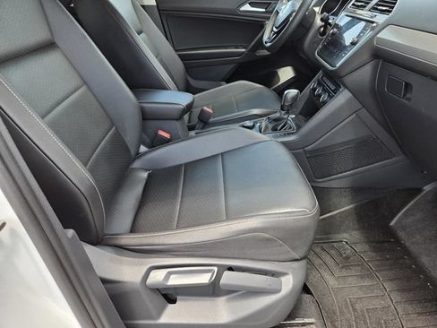 Used 2021 Volkswagen Tiguan SE w/ Panoramic Sunroof Package AWD/4WD image 30