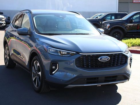 Certified 2023 Ford Escape Platinum FWD image 11