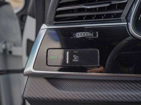 New 2026 Audi SQ8 Prestige image 16