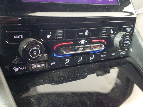 Used 2025 Jeep Grand Cherokee L Altitude image 20