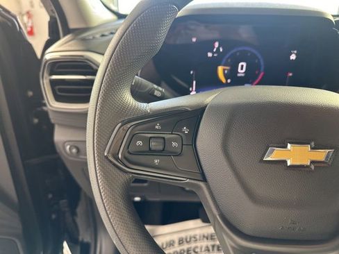Used 2025 Chevrolet TrailBlazer LT AWD/4WD image 24