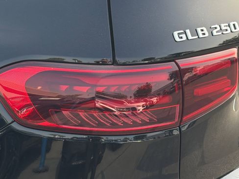 Certified 2025 Mercedes-Benz GLB 250 image 33