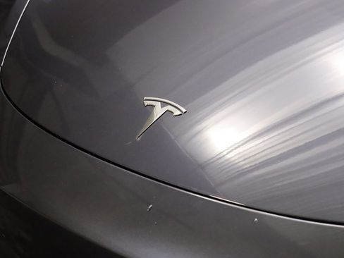 Used 2023 Tesla Model 3 Standard Range image 3