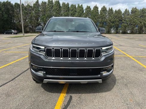 Used 2024 Jeep Wagoneer Series II w/ Flexible Seating Group image 2