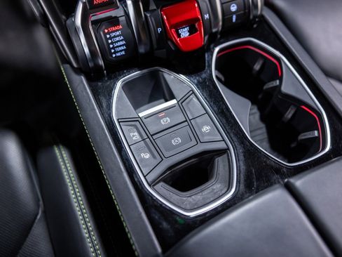 Used 2022 Lamborghini Urus image 46