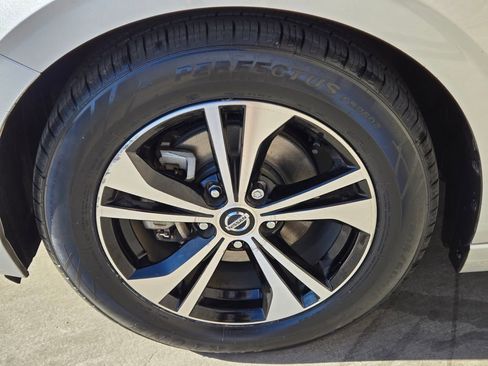 Used 2023 Nissan Sentra SV image 12