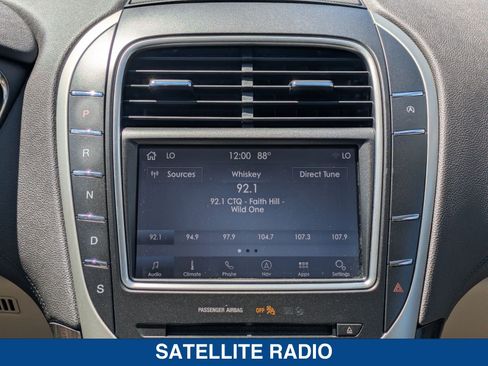 Used 2019 Lincoln Nautilus Select w/ Class II Trailer Tow Package FWD image 20