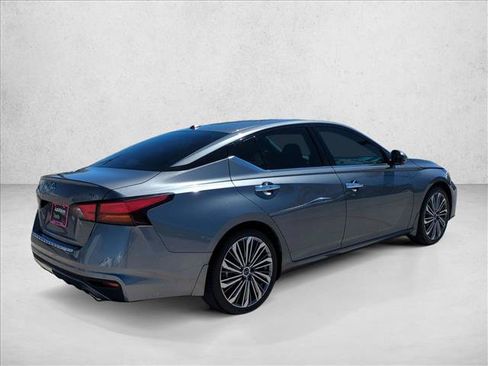 Used 2023 Nissan Altima 2.5 SL FWD image 5