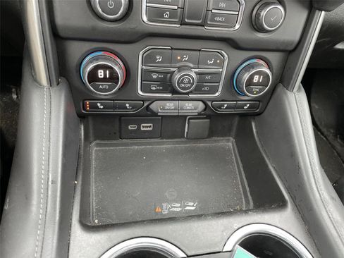 Used 2021 Chevrolet Tahoe LT w/ LT Signature Package image 34