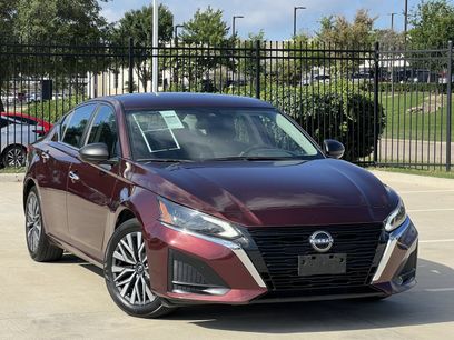 Used 2024 Nissan Altima 2.5 SV