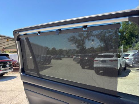 Used 2021 Toyota Highlander XLE AWD/4WD image 41