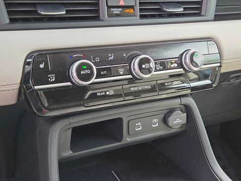 New 2026 Honda Pilot Touring image 16