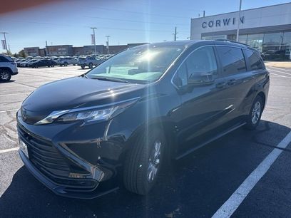 Used 2022 Toyota Sienna LE