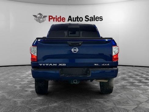 Used 2017 Nissan Titan SL image 4