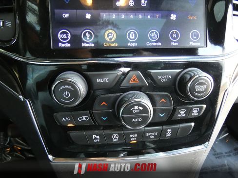 Used 2019 Jeep Grand Cherokee Limited w/ Luxury Group II AWD/4WD image 57