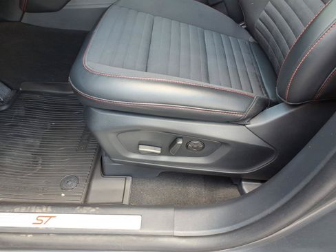 Certified 2025 Ford Explorer ST-Line w/ Premium Package RWD image 13