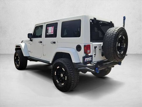 Used 2013 Jeep Wrangler Unlimited Sahara AWD/4WD image 8