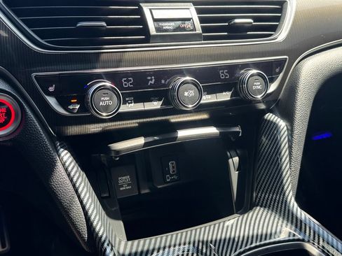 Used 2019 Honda Accord Sport image 15