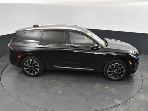 Used 2024 Lincoln Nautilus Reserve AWD/4WD image 37