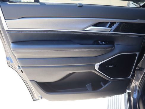 New 2026 Jeep Grand Wagoneer Limited AWD/4WD image 19