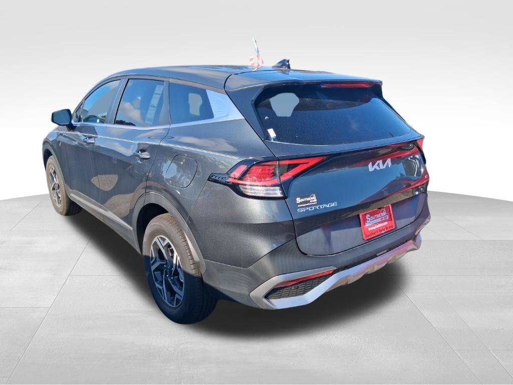 Used 2024 Kia Sportage LX AWD/4WD image 7