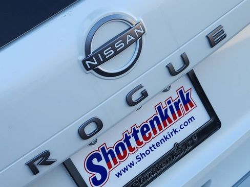 New 2025 Nissan Rogue SV w/ SV Premium Package FWD image 9